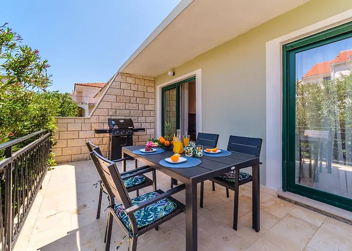 House Josipa Semesterbostad Supetar