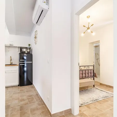 House Josipa Nyaraló *