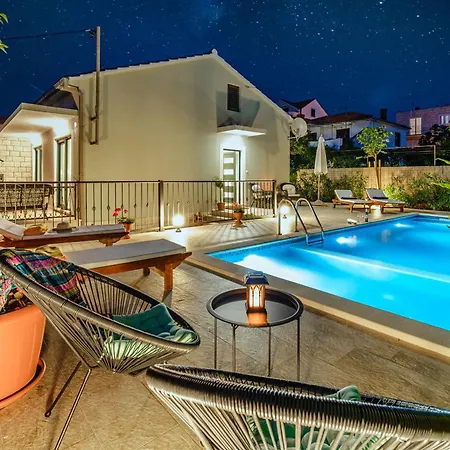 House Josipa Nyaraló *